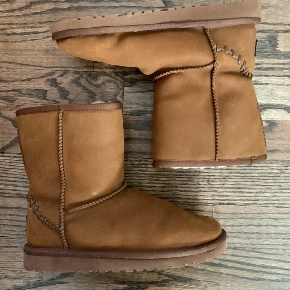 Ugg Chestnut Brown Leather Shearling Short Boot